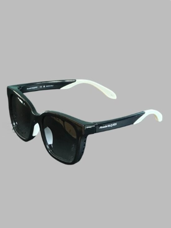 ? NWT Alexander McQueen Square Sunglasses Black White ? main image 4